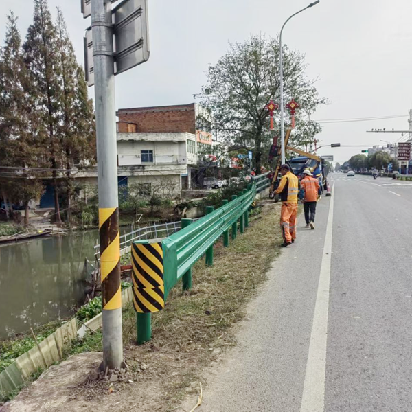 波形护栏安装工程